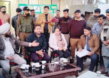 DM Jammu Sachin Kumar Vaishya chairs Weekly Block Diwas meeting at Chakroi.