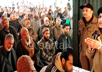 PULWAMA POLICE FACILITATES PCPG MEETING AT NEWA PULWAMA.