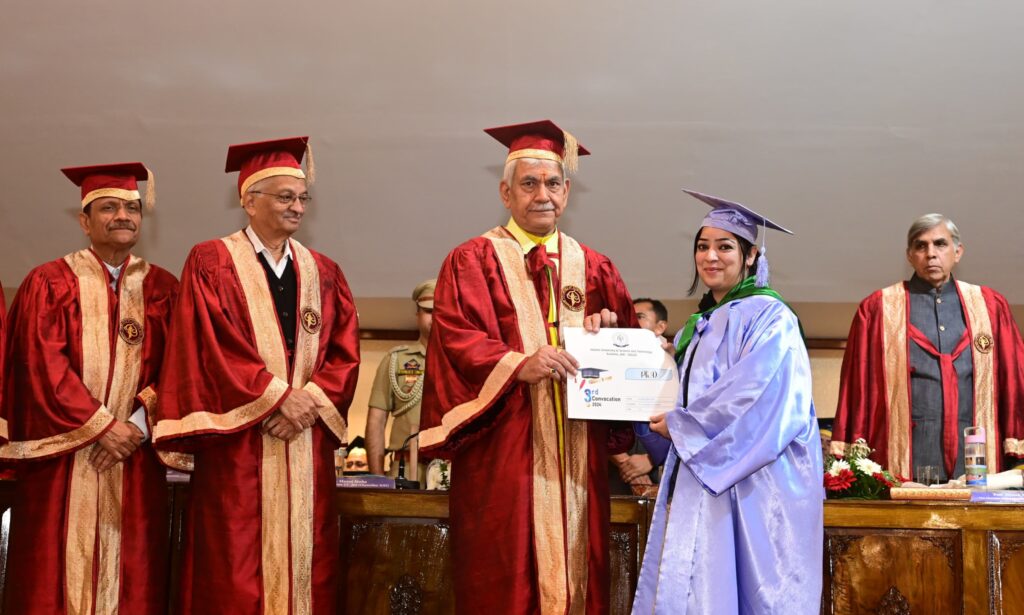 Lt Governor addresses IUST’s Convocation Ceremony; appreciates University’s commendable achievements in setting a shining example of gender equality 1 1000190904