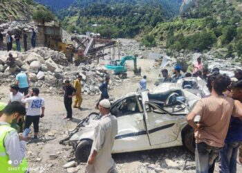 Three residents of Anantnag were killed when their vehicle veered off the road in Kupwara.