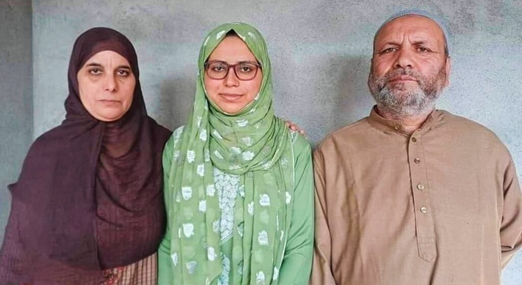 Tailor’s Daughter Excels in KAS, Achieves Second Rank 1 1000063503