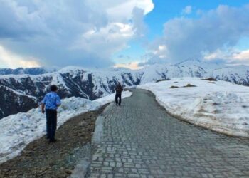 Bandipora-Gurez Road Reopens After Heavy Snowfall