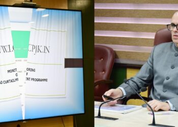 CM Calls for Transparent Power Curtailment, Reduction of Unplanned Cuts
