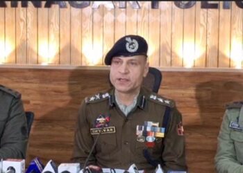 Heroin Valued at ₹32 Crores Seized in Srinagar, Two Arrested