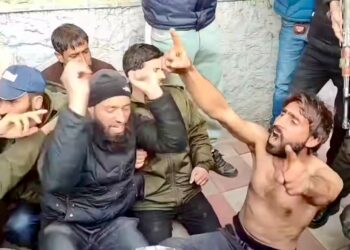 Wildlife Department Daily Wagers and Casual Labourers Protest in Srinagar, Demand Regular Jobs and Fair Wages