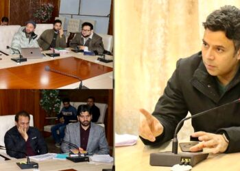 DC Srinagar Reviews Aadhaar Enrollment Progress, Directs Operationalization of All Centers