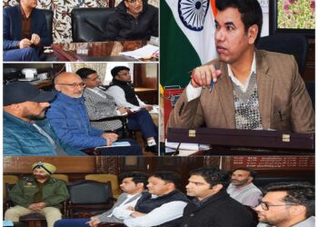 Divisional Commissioner Kashmir Calls for Seamless Tourist Facilities at Gulmarg
