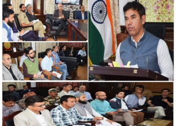 Hajj-2025: Divisional Commissioner Kashmir reviews arrangementsDirects all DCs to activate Hajj Cells, instructs Health Deptt., KPDCL, PHE, JK Bank, Immigration to render adequate services to intending pilgrims, maintain close coordination to ensure smooth departure of Hajj flightsHajj flights to start from May 4, last batch of pilgrims to leave on May 15