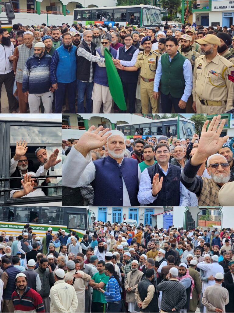 DC Kishtwar flags off 31 Hajj Pilgrims 1 1000359031