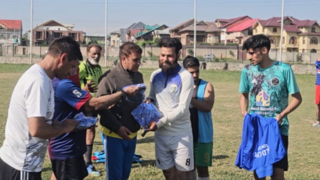 Kerala Blasters Star Danish Farooq Bhat Distributes Jerseys to Old City United 1 1000368106
