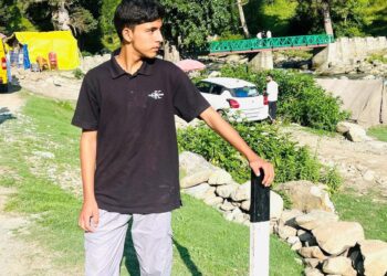 Meet Riyan Rafiq: The Young Calligraphy Artist from Kashmir Creating Waves with His Pen