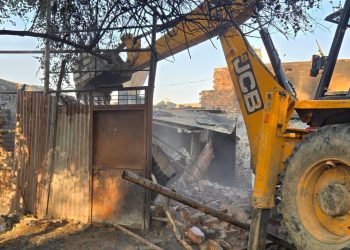District Administration Jammu demolishes illegal structures, retrieves 3.5 kanal prime land 2 District Administration Jammu demolishes illegal structures, retrieves 3.5 kanal prime land