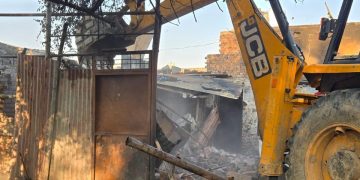 District Administration Jammu demolishes illegal structures, retrieves 3.5 kanal prime land
