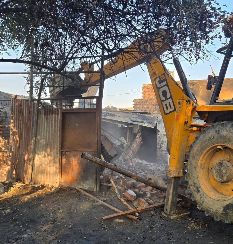 District Administration Jammu demolishes illegal structures, retrieves 3.5 kanal prime land 1 1000751784